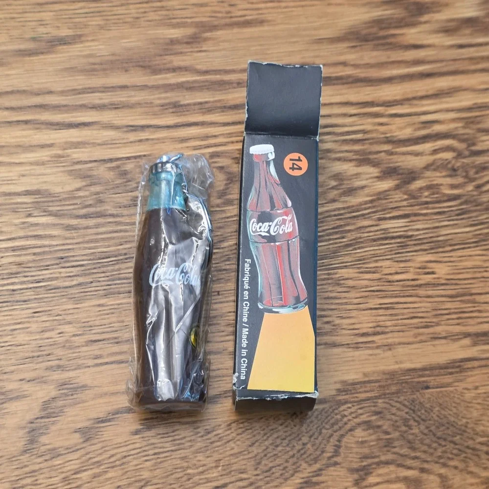 Vintage 1999 Coca-Cola Contour Bottle Keychain Flashlight New in Box Collectible